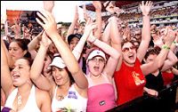 Big Day Out Band Halts After Dancers Destroy Barrier