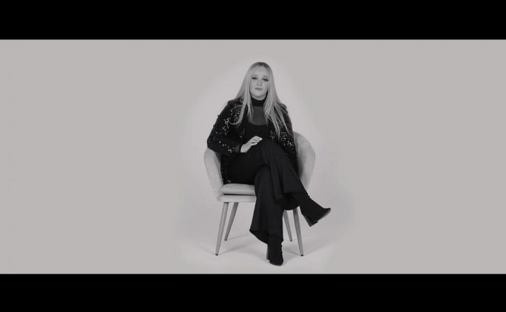 Christchurch Based Artist Emma Rutherford, Releases Powerful New Single 'change'