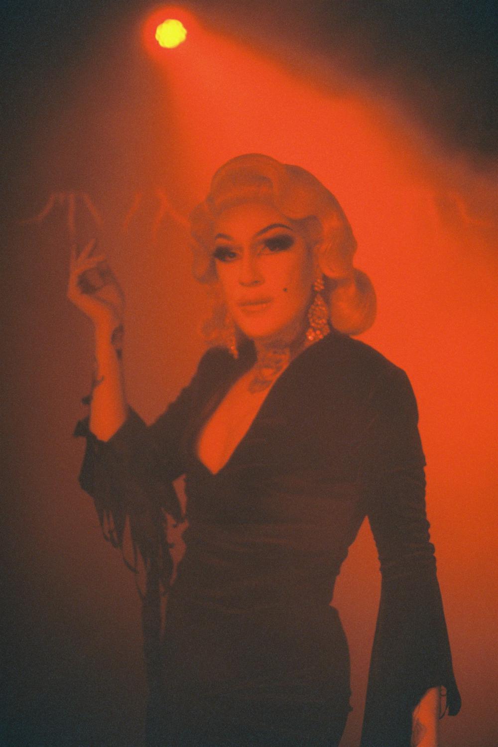 Daring Playfulness & Vogue Theatre! Frau Knotz Releases Danceable Darkwave Single + Video 'runway Of Reality'