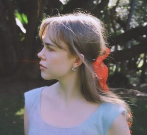 Emily Bateman Releases New Single 'sunday Best'