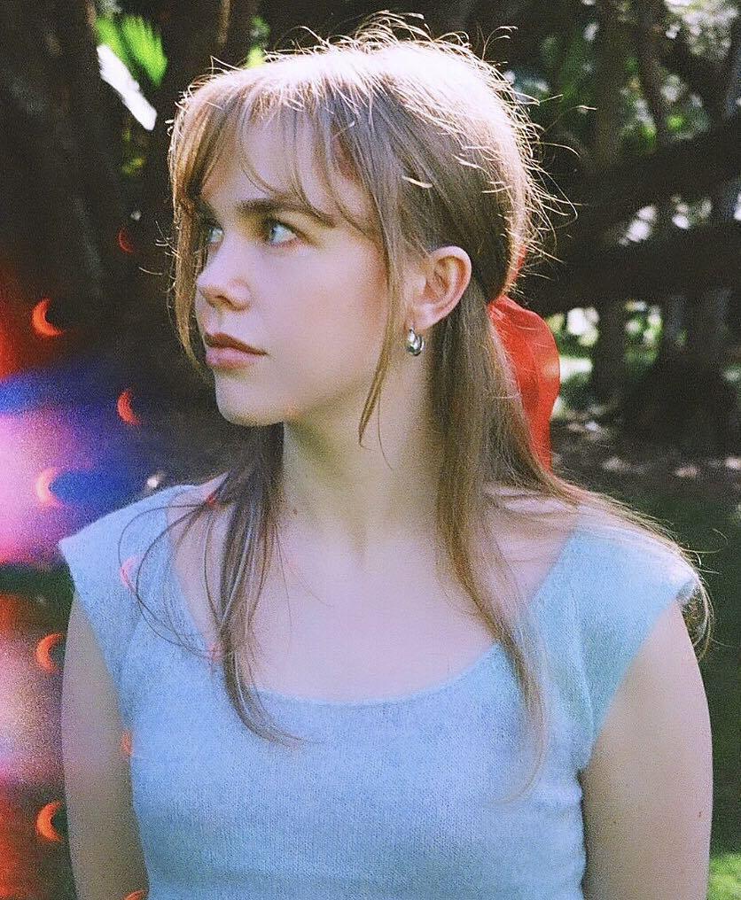 Emily Bateman Shares Exquisite 5 Track Ep 'like I Always Do'