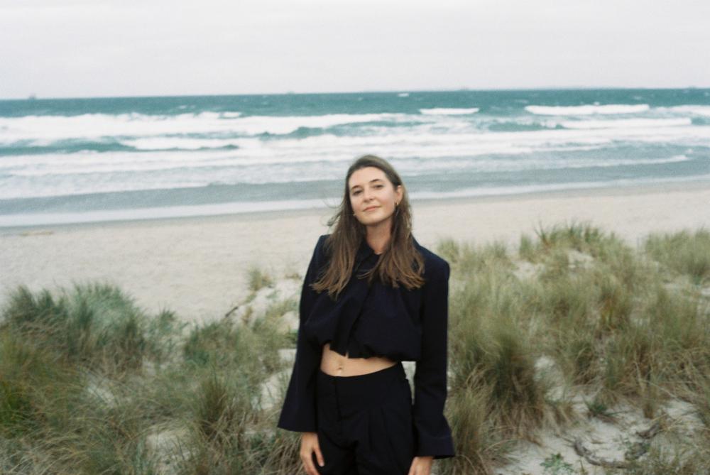 Gold Certified Singer Songwriter Jamie Mcdell Releases Her 'beach House' Ep