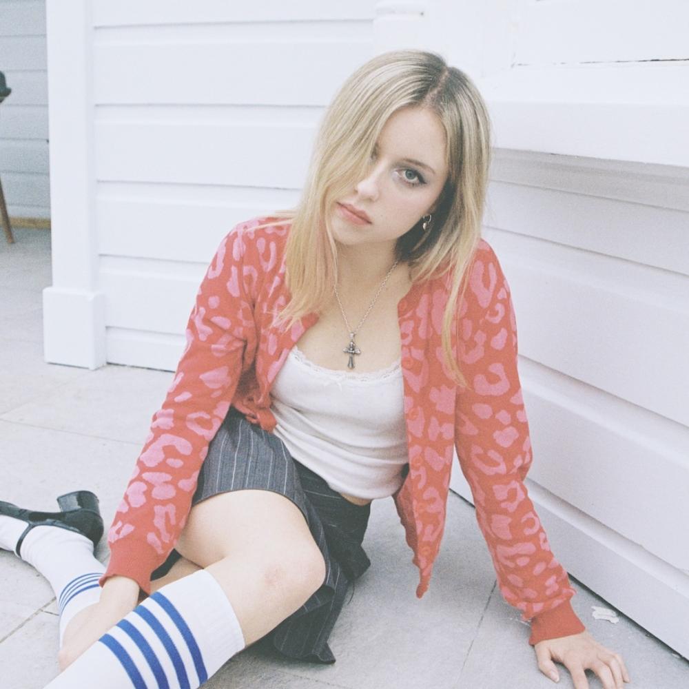 Heidi Simpson Unveils Dark And Dreamy Single 'late To The Party Song'
