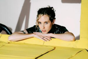 Isla Noon Releases 'her'