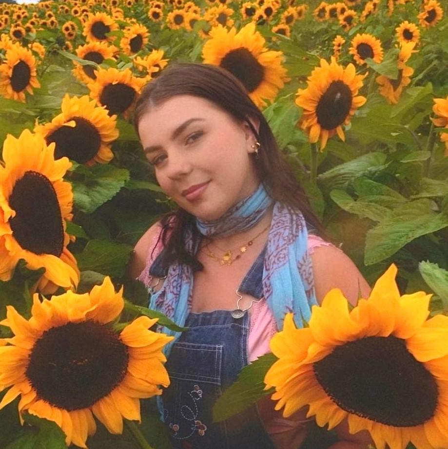 Julia Belle Announces 'time Flies And I'm Miserable'