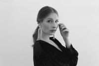 Julia Dorry Releases Feel Good Debut Single 'you Make Me'