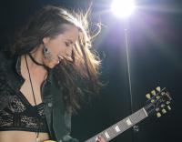 Kaylee Bell To Open For Dixie Chicks