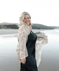 Lady Larisa Releases 'four Walls'