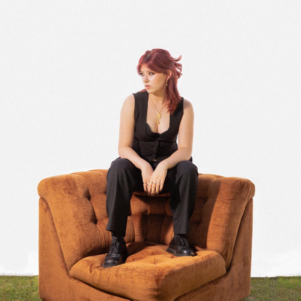 Lucy Gray Releases 'pretty'