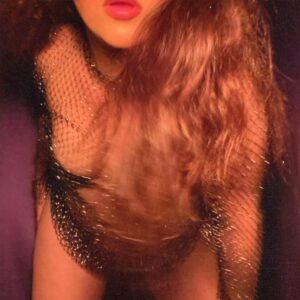 Missrosevalentina Releases New Single 'expensiveeee'