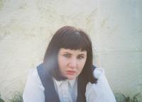 Mousey Shares New Video 'my Hands Are Made Of Glass'