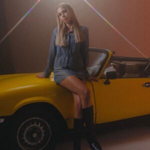 Saharaa Releases Debut Single 'never Leave'