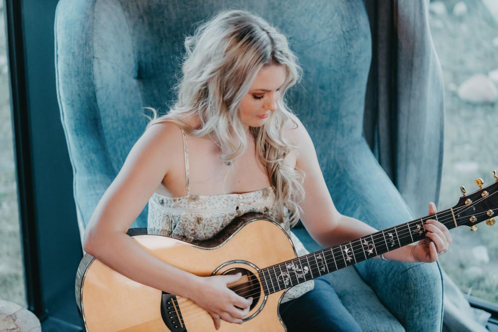 Southern Country Belle Miranda Easten Drops Sassy New Single ‘kip Moore Smile’ Ahead Of Nationwide Tour
