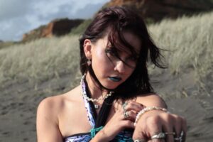 Ukrainian Born Artist Embraces Cultural Fusion With New Bilingual Single: 'tы мой океан' ('you're My Ocean')