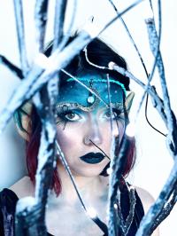 Vikae Presents Her New Single 'moon City'