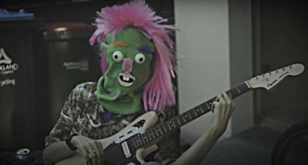 Vincent Hl Shares New Track 'pile Of Dirt' + Video