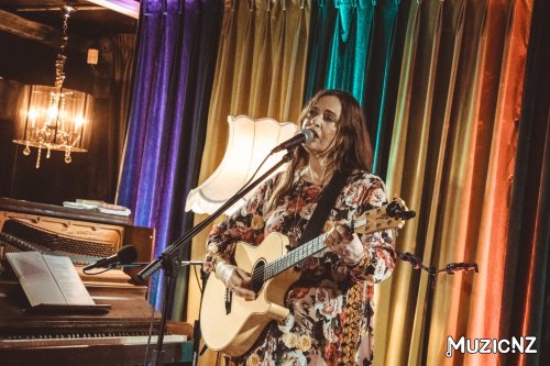Gig Review: Jan Hellriegel @ Nivara Lounge, Hamilton 08/11/2024 3