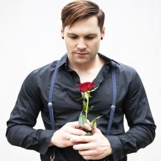 Single Review: Falling For You 1