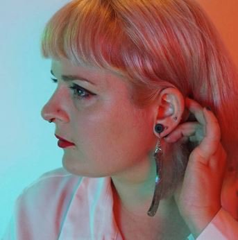 Single/video Review: Get It 1