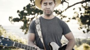 Single/video Review: Let You Go 1
